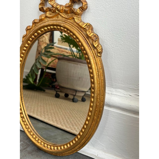 Hollywood Regency Italian Gold Gilt Carved Mirror With Bow For Sale - Image 3 of 9