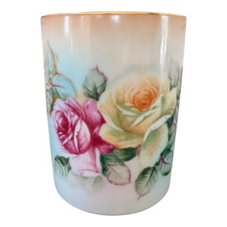Mid-Century Porcelain Rose Cachepot With Gold Trim With Matching Plate For Sale