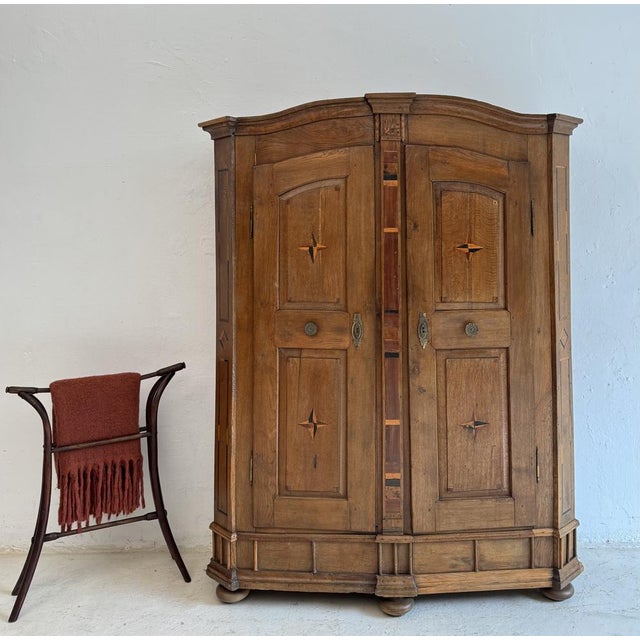 Baroque Lake Constance Wardrobe in Oak, 1832 For Sale - Image 3 of 18