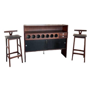 1960s Scandinavian Modern Rosewood Dry Bar and Barstools Set by Dyrlund For Sale