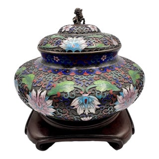 1990s Large Cloisonné Lidded Bowl / Jar With Wood Stand Foo Dog Finial For Sale