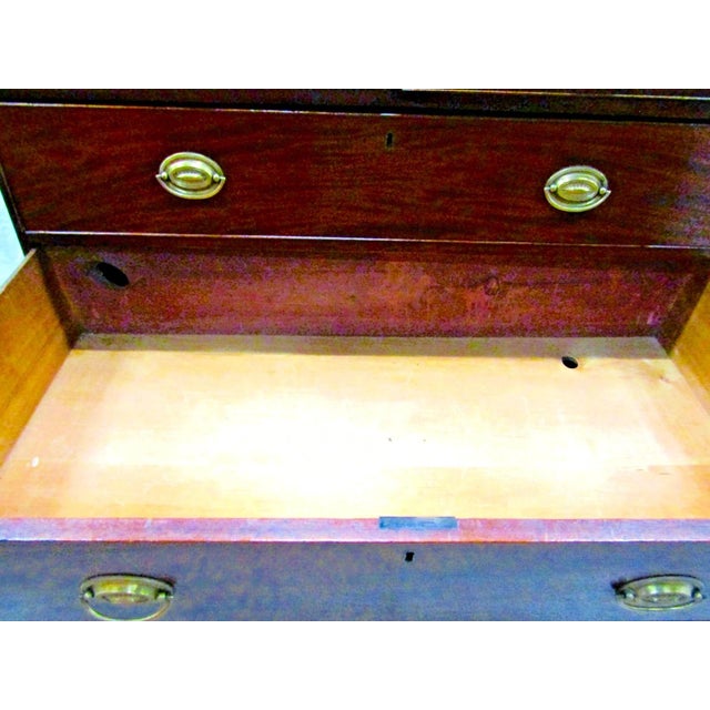 Wood Early 19th Century Federal Style Mahogany Chest of Drawers For Sale - Image 7 of 16