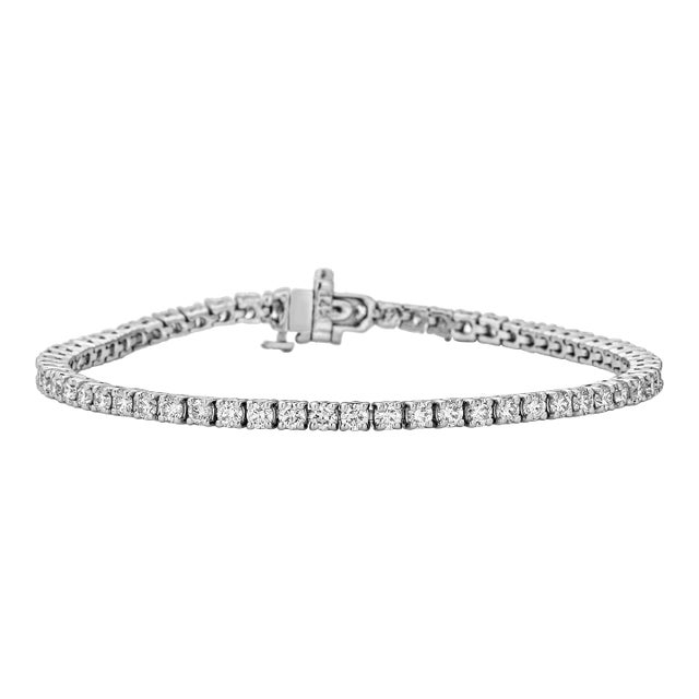 The Claire 2.00ct Tennis Bracelet in 14k White Gold Lab Grown Diamonds by Lumeniri For Sale