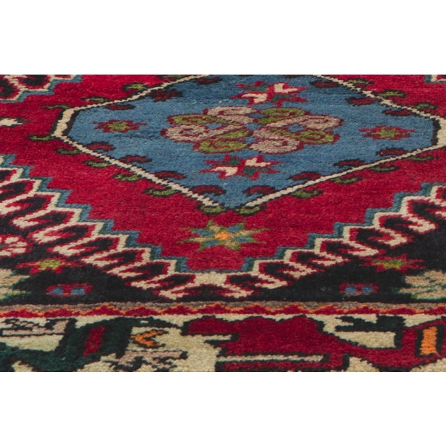 Vintage Persian Shiraz Rug - 05'02 X 09'11. For Sale - Image 11 of 11