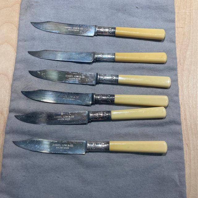 Farmhouse Antique Daniel Low & Co. oTable Knives – Set of 6 Vintage Celluloid Handle Flatware, Silverplate Bolsters, Salem Ma For Sale - Image 3 of 11