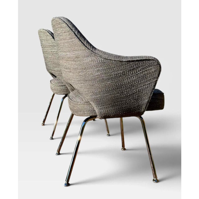 Metal Pair of Knoll Saarinen Executive Armchairs in Rivington Ash Grey, Chrome Legs (2019) For Sale - Image 7 of 12