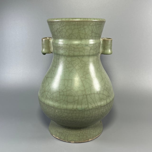 16th Century Vintage Chinese Longquan Celadon Arrow Vase With Two Ear‑Handles For Sale - Image 5 of 7