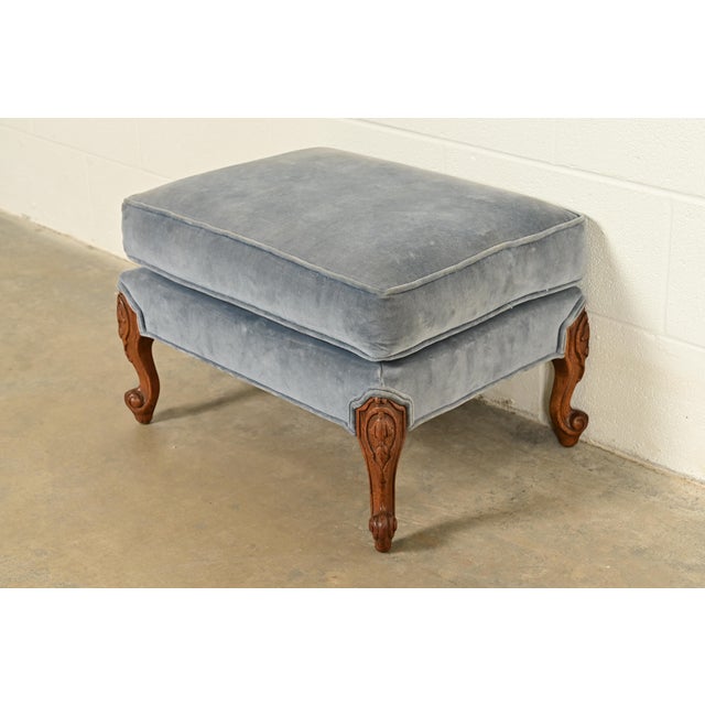 Baker Furniture Style French Provincial Louis XV Carved Walnut Velvet Upholstered Lounge Chair and Ottoman | Circa 1960s For Sale - Image 11 of 16