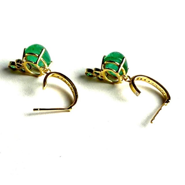 Metal 14k Yellow Gold Hoop Drop Earrings With Cabochon Emeralds & Diamonds, A Pair For Sale - Image 7 of 8