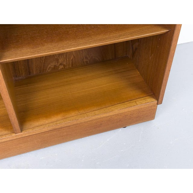 1960s Large Vintage Teak Bookcase by Carlo Jensen for Hundevad & Co., 1960s For Sale - Image 5 of 18