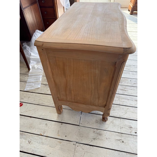 Wood 1910s French Louis XV Bleached Chest of Drawer / Commode For Sale - Image 7 of 12