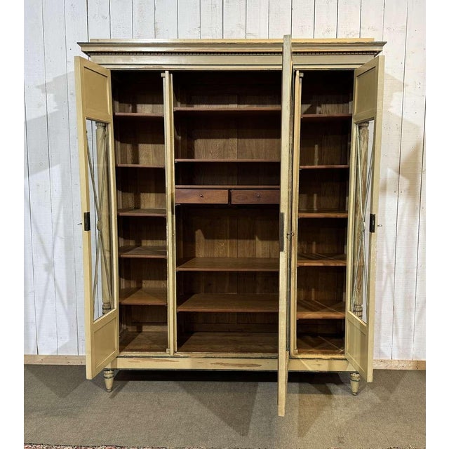 19th Century Parisian Oak Bookcase with 3 Doors by the Mercier Firm For Sale - Image 3 of 18