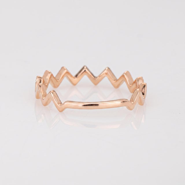 Early 21st Century Diamond Zig Zag Ring Sz 7 Chevron Band 14k Rose Gold Fine Estate Jewelry For Sale - Image 5 of 7