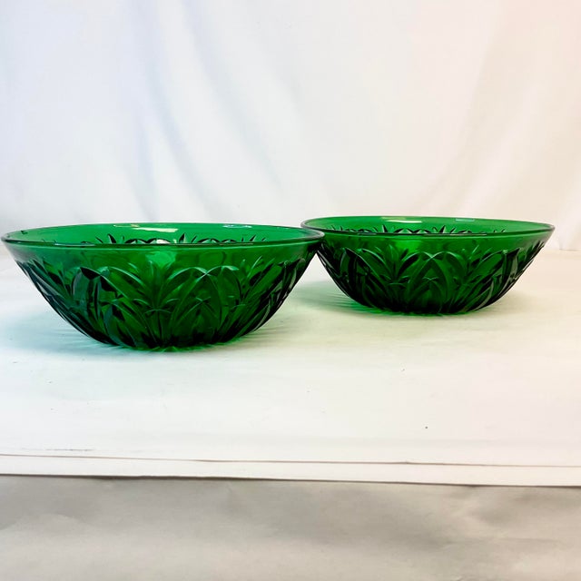 1940s 1940s Vintage Art Deco Boho Chic Indiana Glass Co Pressed Glass Serving Bowls - A Pair. For Sale - Image 5 of 9