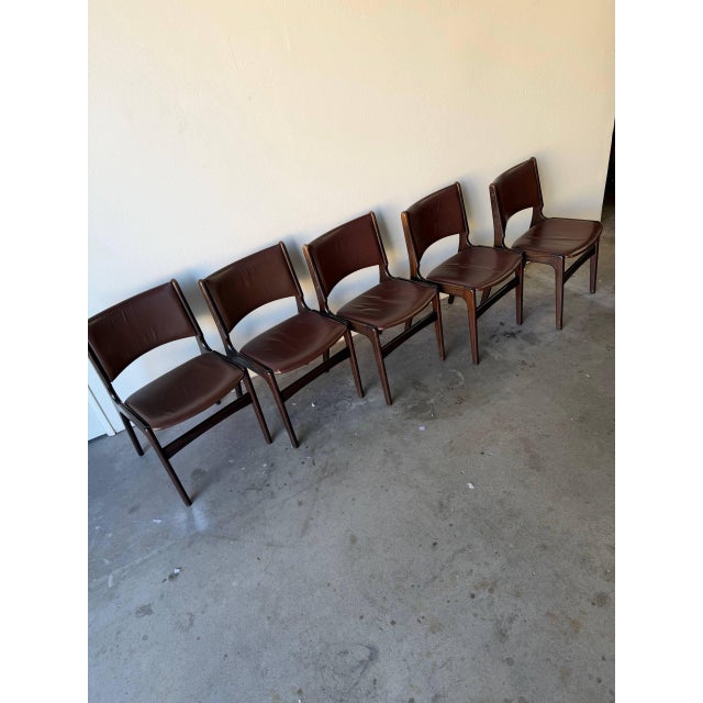 Set of 5 Danish Teak Dining Chairs in Style of Johannes Andersen – Mid Century Modern Sculptural Side Chairs For Sale In Los Angeles - Image 6 of 10