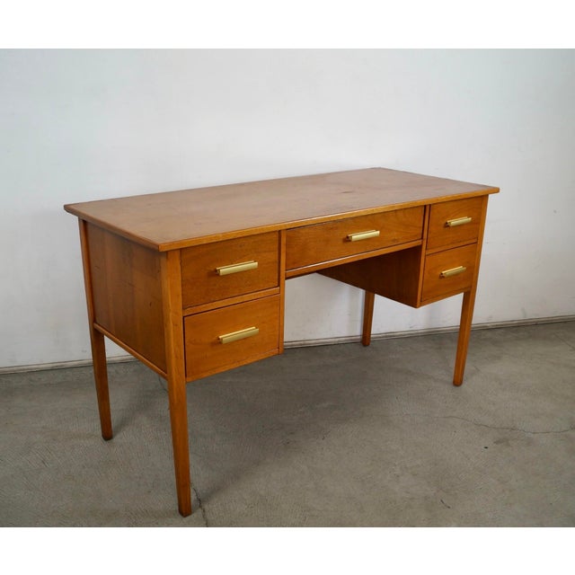 1950’s Mid-Century Modern Walnut 5-Drawer Desk For Sale In Los Angeles - Image 6 of 12
