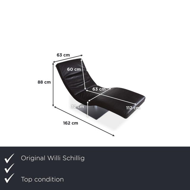 Here's a true comfort highlight for your evenings: The beautifully designed chaise lounge from the traditional German...