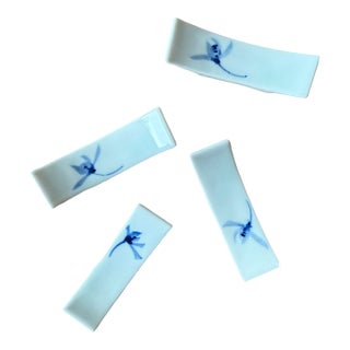 Set of 4 Porcelain Hashioki Chopstick Rests With Blue Flower Design For Sale