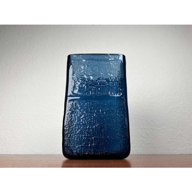 Mid-Century Modern Swedish Blue Glass Vase by Christer Sjögren for Lindshammar Glasbruk, 1960s For Sale - Image 16 of 18