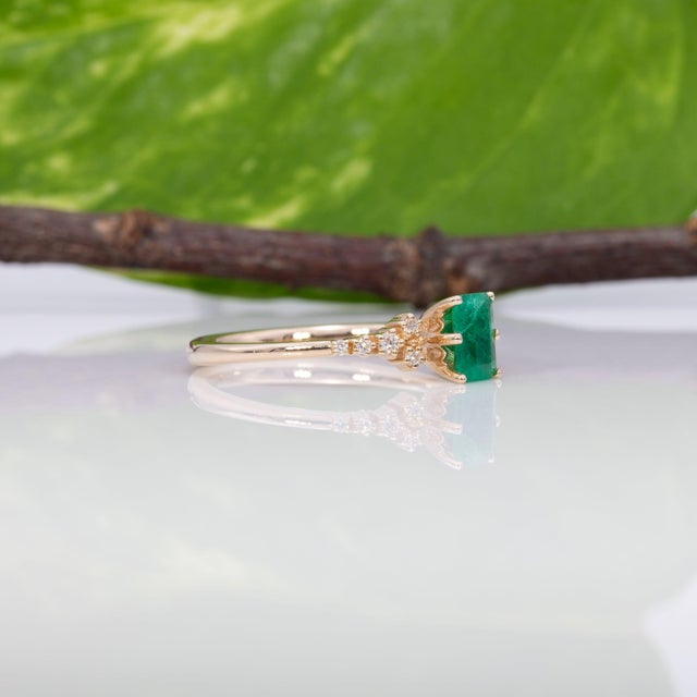 Metal Colombian Emerald Ring With Earth-Mined Diamond Accents: Solid 14k Gold, 5x4mm, Size 6.75 For Sale - Image 7 of 9