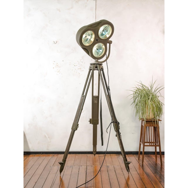 Military Surgical Floor Light from Heraeus Hanaulux London, Germany, 1990s For Sale - Image 10 of 18