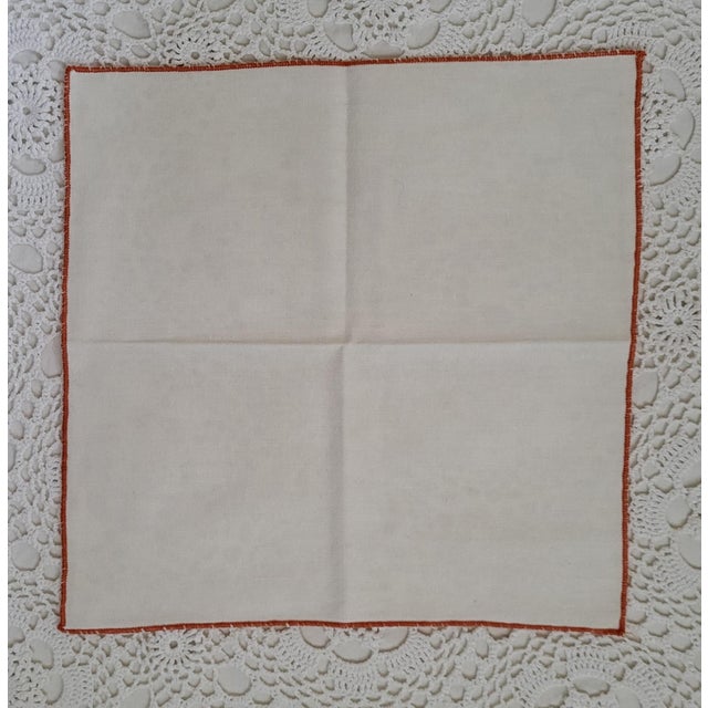 Traditional 1960s White Linen and Orange Trimmed Linen Luncheon Napkins- Set of 4 For Sale - Image 3 of 5