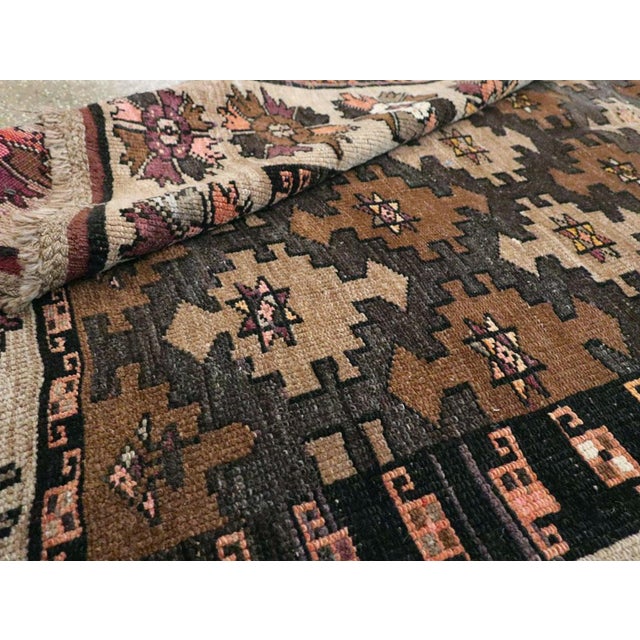 Galerie Shabab Collection Mid-20th Century Handmade Turkish Anatolian Gallery Rug For Sale - Image 10 of 10