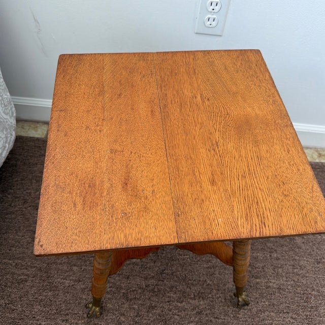 Late 19th Century American Victorian Oak Parlor Table With Spool Legs and Glass Ball & Claw Feet For Sale In New York - Image 6 of 11