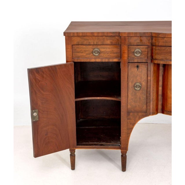 American American Federal Figured Mahogany Sideboard For Sale - Image 3 of 9