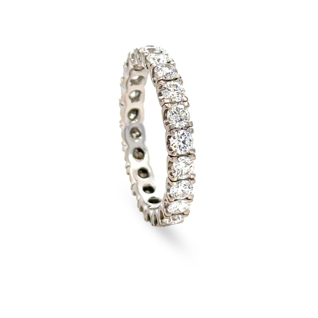 18ct White Gold Diamond Eternity Ring 1.76ct 3g, Size 6.5 For Sale - Image 4 of 7