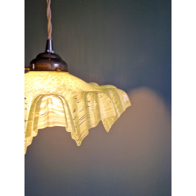 Art Deco Pendant Light in Speckled Green and White Pleated Glass, 1920s For Sale - Image 10 of 16
