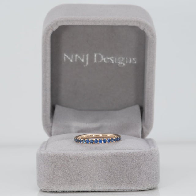 Modern Blue Sapphire Band Ring in Solid 14k Gold - Classic Sapphire Gemstone Band, Size 6.75 For Sale - Image 3 of 9