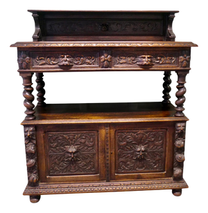 Buffet in Carved Oak