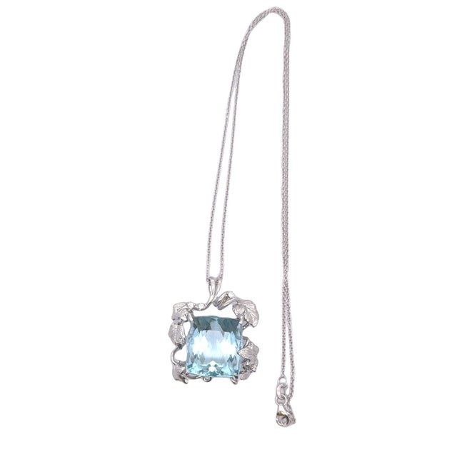 24.56 Carat Aquamarine Diamond 18k White Gold Pendant Necklace For Sale In Los Angeles - Image 6 of 7