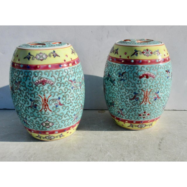 Vintage Chinese Porcelain Ginger Jar With Lid Turquoise Famille Rose. Pretty jars/ drum caddies with finger-hold lids...