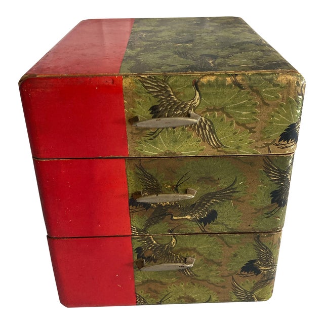 Early 20th Century Japanese Small 3 Drawer Box With Papered Cranes For Sale