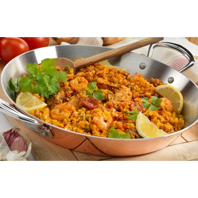 Contemporary New Handcrafted Copper Induction Paella Pan by Samuel Groves-Uk (11.8"/30cm) For Sale - Image 3 of 5