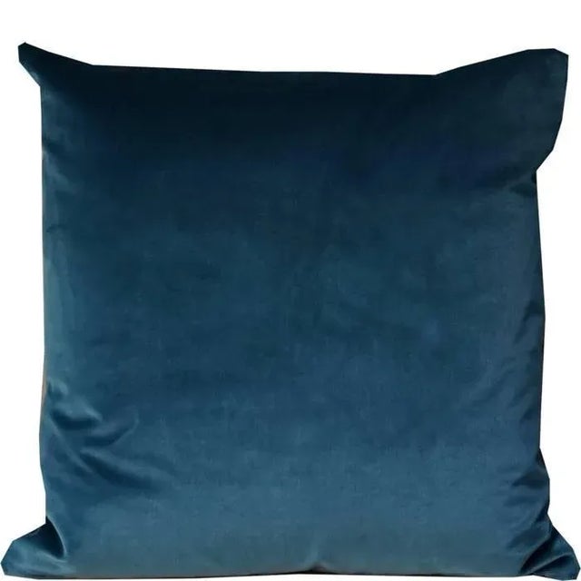Soft and lustrous velvet pillow in emerald green and teal blue. Size 50 cm × 50 cm | 19.7" × 19.7" Front Cotton Modal...