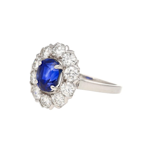Art Deco 1.89 Carat Oval Kashmir Blue Sapphire & Diamond Platinum Art Deco Vintage Ring For Sale - Image 3 of 13