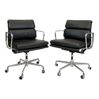 Pair of Eames Aluminum Group Soft Pad Management Chairs by Herman Miller - Black Leather For Sale