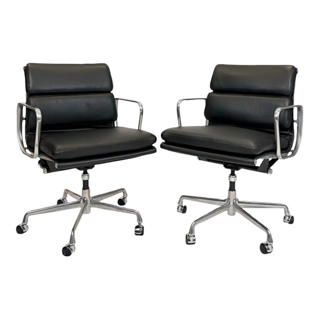 Pair of Eames Aluminum Group Soft Pad Management Chairs by Herman Miller - Black Leather For Sale
