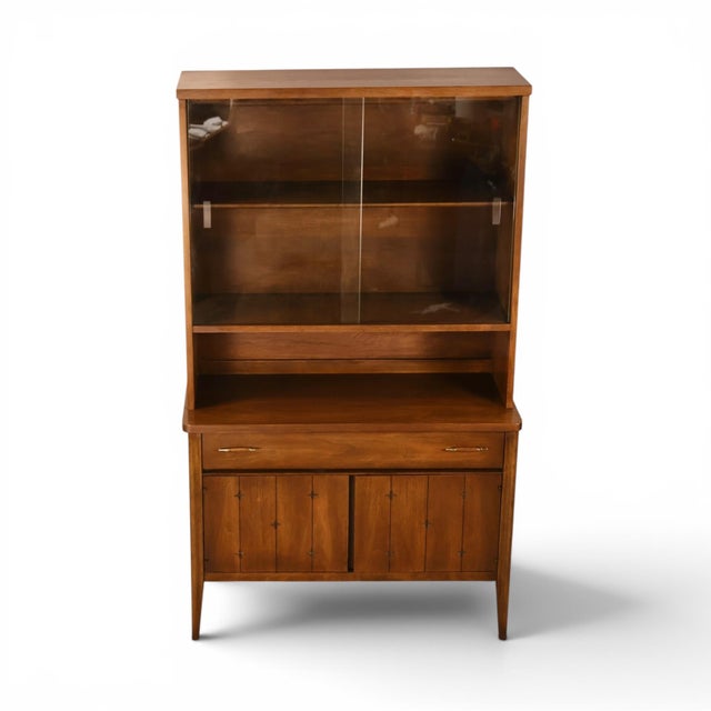 Broyhill Broyhill Saga Vintage Mid Century Modern Petite China Cabinet C. 1960s For Sale - Image 4 of 16