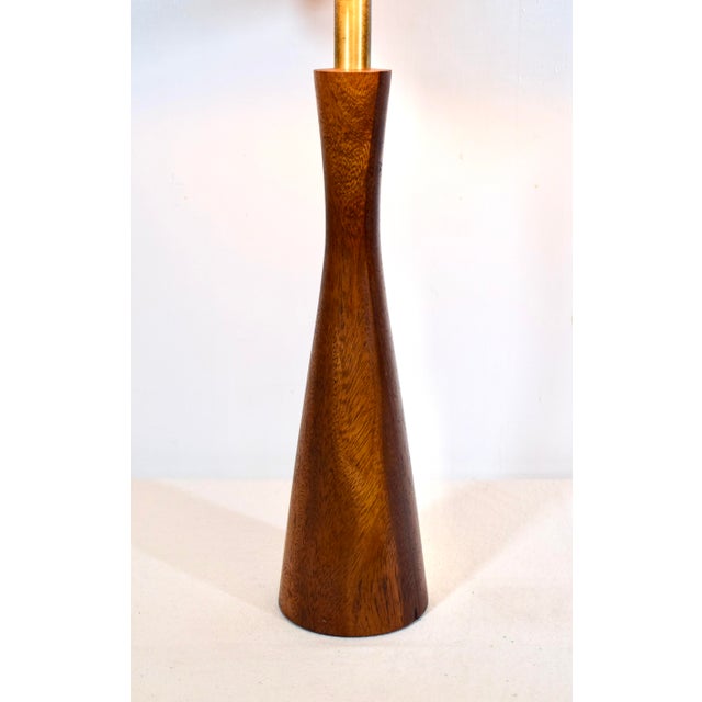 1950s Mid Century Modern Walnut Lamp After Phillip Lloyd Powell For Sale - Image 5 of 7