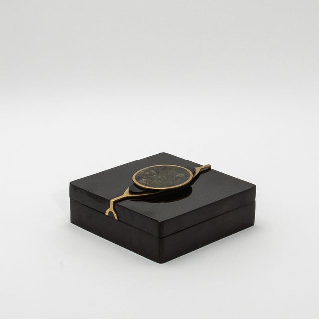 Kifu Paris Set of 2 Boxes in Shell With Semi-Precious Stone and Brass by Kifu Paris For Sale - Image 4 of 9