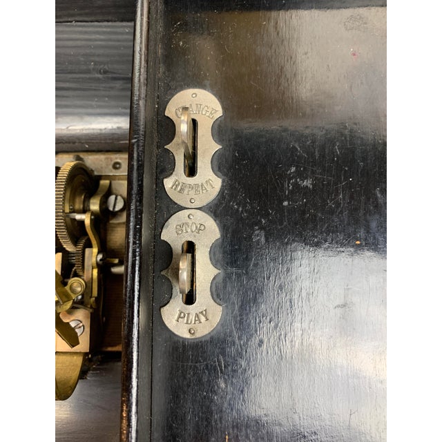 Brown Swiss Music Box, Etouffoirs en Acier 6 Airs Late 1800's For Sale - Image 8 of 12