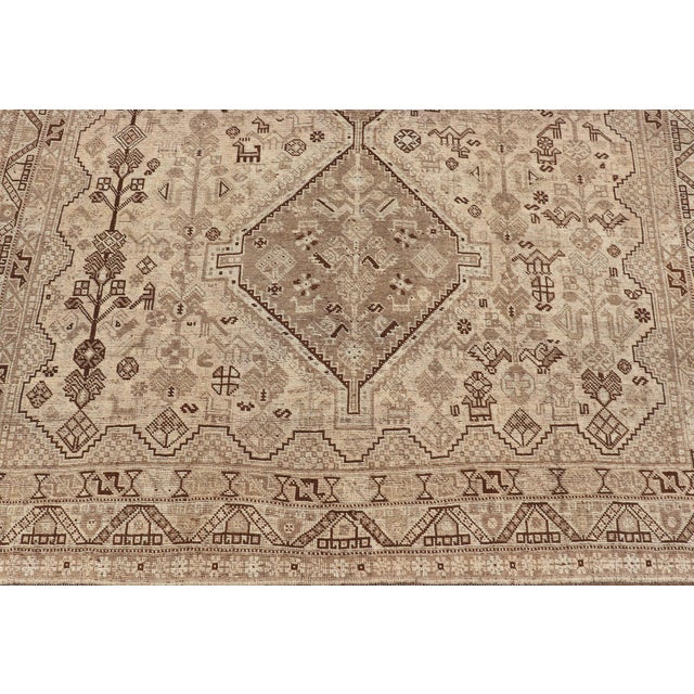 Persian Shiraz Rug With Vertical Sub-Geometric Medallions in Earth Tones For Sale - Image 13 of 15