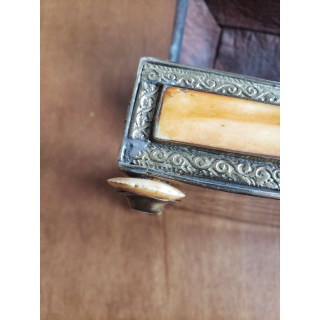 Moroccan Mid 20th Century Decorative Moroccan Camel Bone Box For Sale - Image 3 of 9