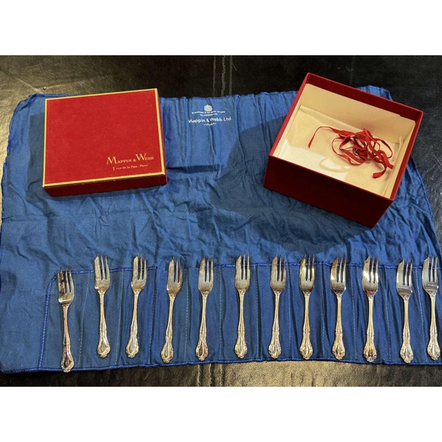 Silver-Plated Cake Forks with Russell Pattern by Mappin & Webb, Set of 12 For Sale - Image 4 of 4