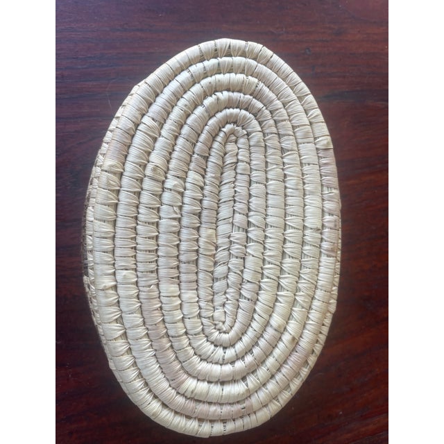 1970s Vintage Native American Indigenous Southwestern Navajo Style Woven Oval Basket For Sale - Image 5 of 5