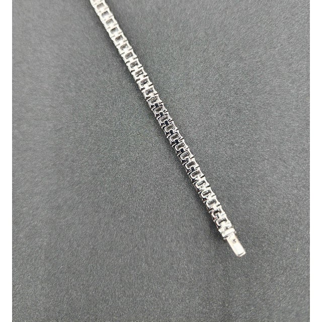 11.30 Ct Emerald Cut Diamond Tennis Bracelet For Sale In Chicago - Image 6 of 8